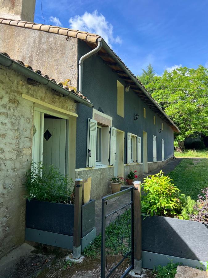 Maison De Preuille Payre Exterior photo